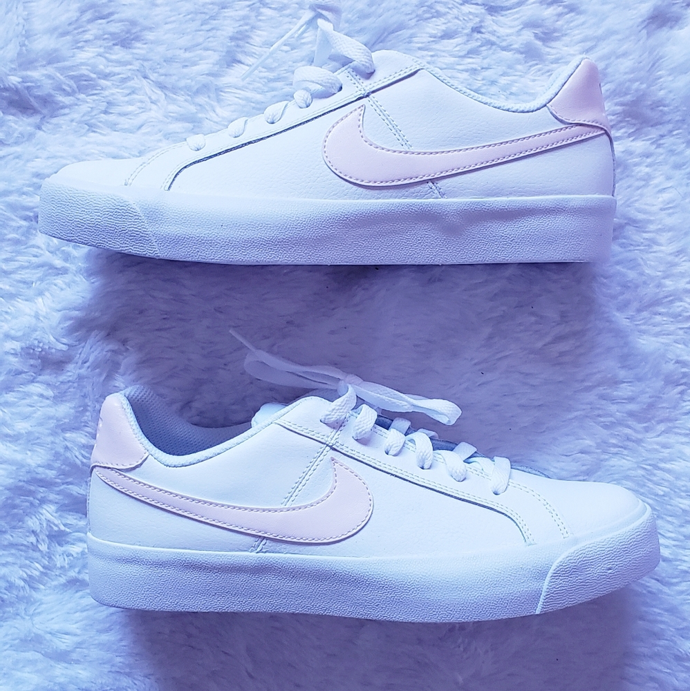 New Womens Nike Court Royale - Picture 8 of 8